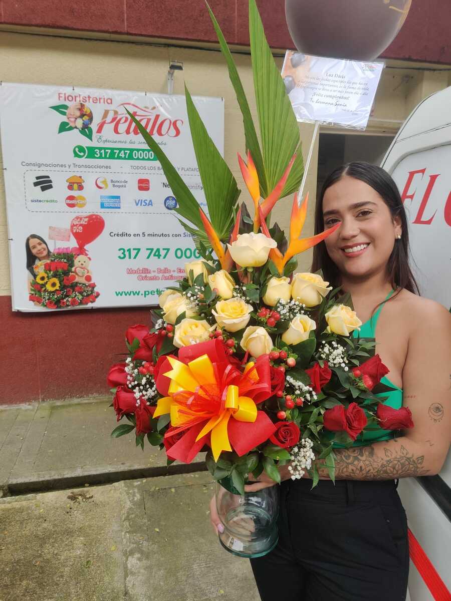 Floristería Flores Envigado Es tu cumpleaños la mejor ocasión para expresarte nuestro afecto y cariño. Envigado Antioquia Atencion 24horas