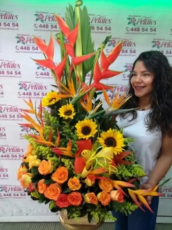 flor-floristeria-medellin-n070-9-quiero-que-sepas-que-te-adoro-y-todos-los-dias-agradezco-a-la-vida-que-estes-conmigo-feliz-dia-de-la-madre-flor-floristeria-medellin